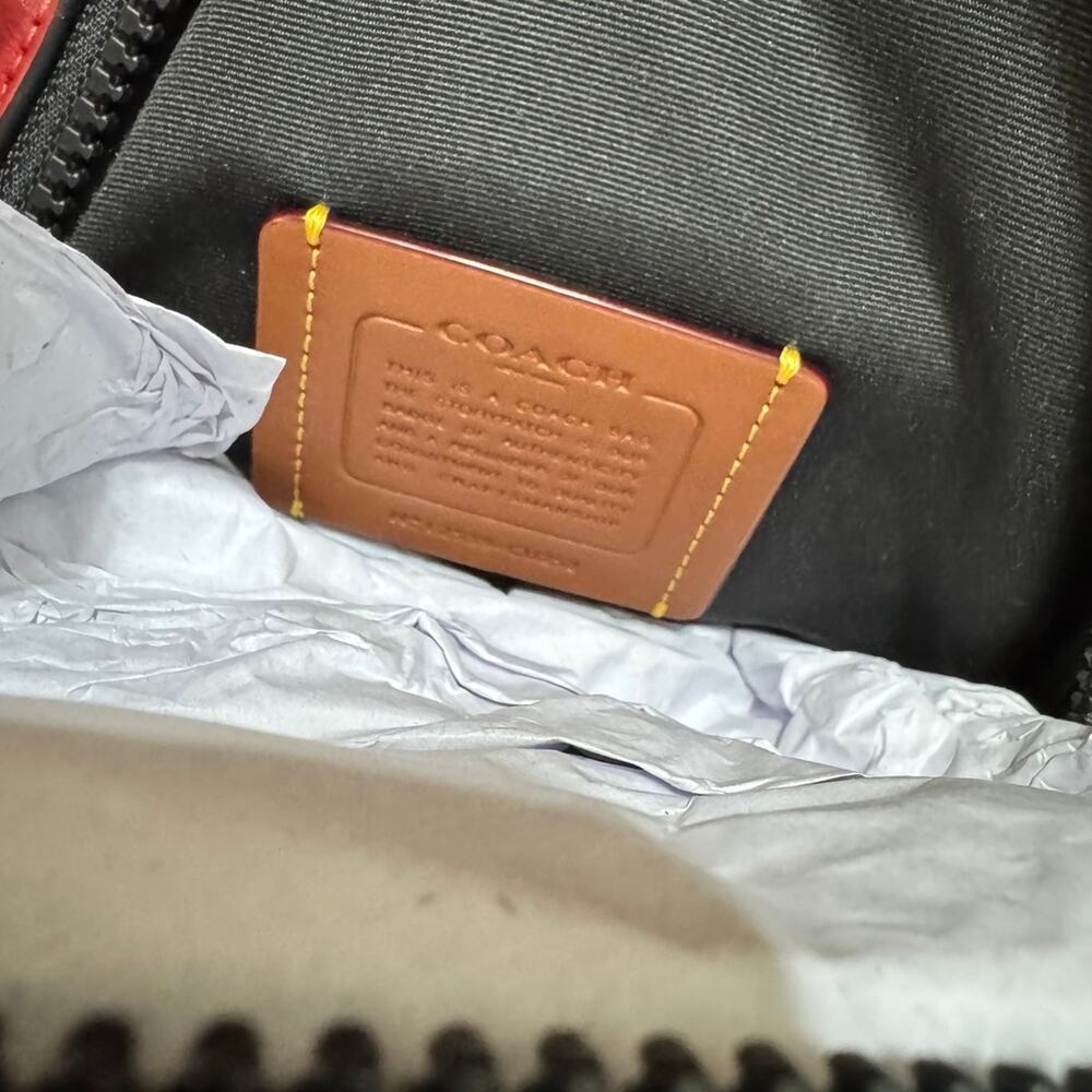 ❤️ Coach Racer Sling Pack - Picture 10 of 12